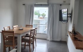 Departamento LA FAMILIA Segundo piso por escaleras Cochera para auto